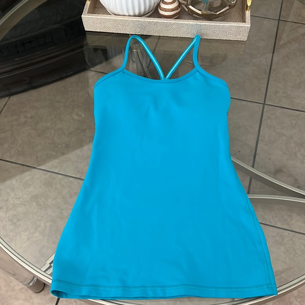 Woman’s lululemon tank top